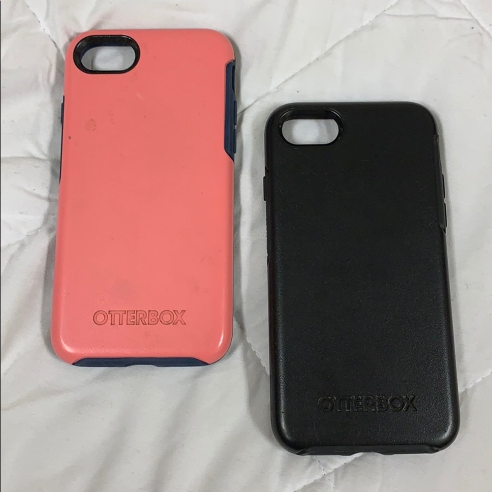 2 otter box cases iPhone 6/6s